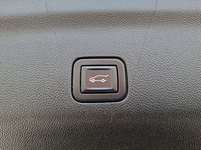 Thumbnail: 2022 Chevrolet Tahoe - 32