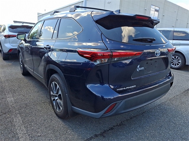 Thumbnail: 2021 Toyota Highlander - 8
