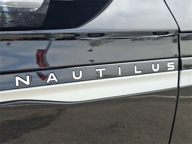 Thumbnail: 2024 Lincoln Nautilus - 26