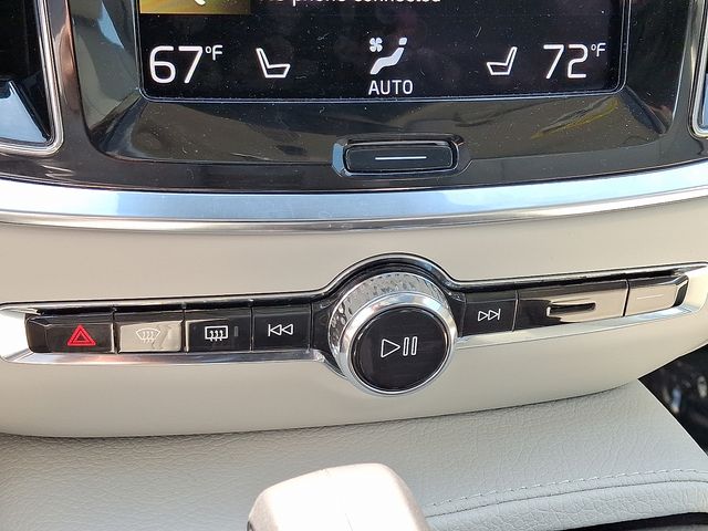 Thumbnail: 2022 Volvo S60 - 16