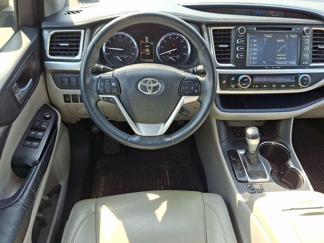 Thumbnail: 2016 Toyota Highlander - 12