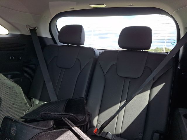 Thumbnail: 2023 Kia Sorento - 11