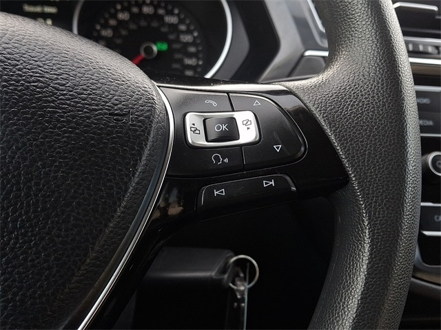 Thumbnail: 2018 Volkswagen Tiguan - 20