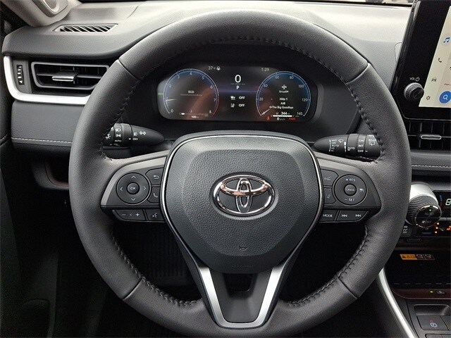 Thumbnail: 2025 Toyota RAV4 - 18