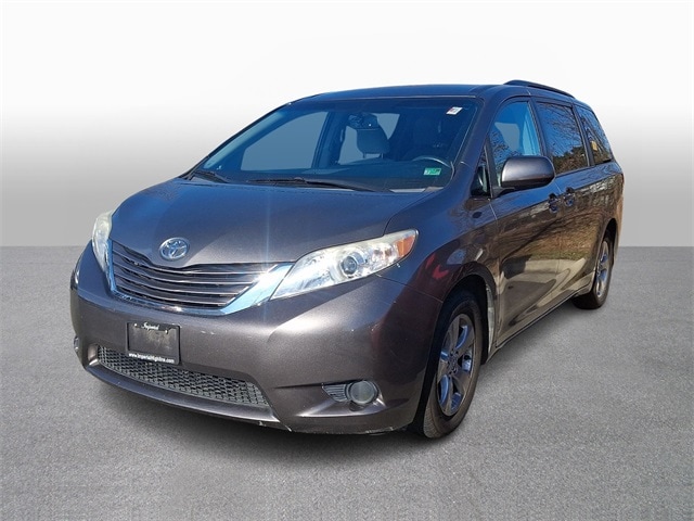 2017 Toyota Sienna LE -
                  Springfield, VA