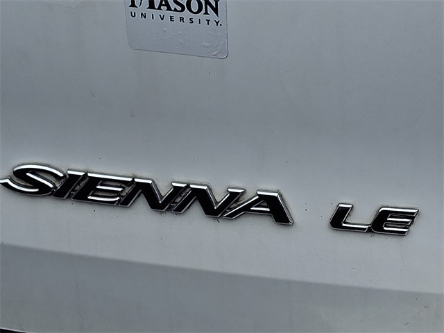 2007 Toyota Sienna LE 8