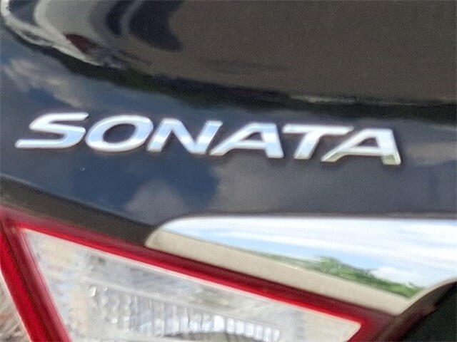 Thumbnail: 2011 Hyundai Sonata - 29