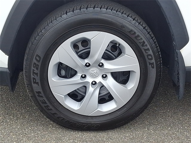 Thumbnail: 2024 Toyota RAV4 - 8