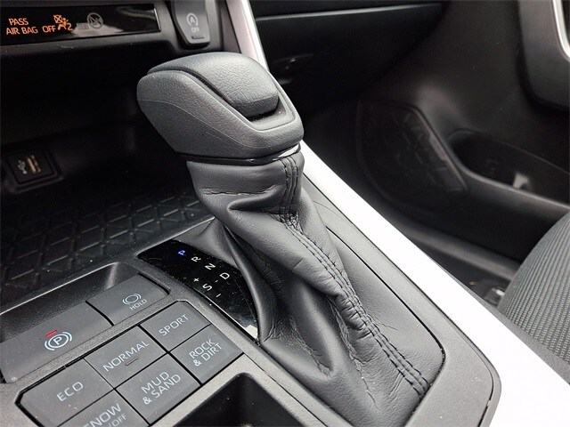 Thumbnail: 2025 Toyota RAV4 - 14