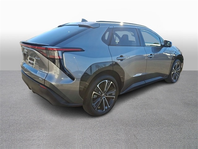 Thumbnail: 2023 Toyota bZ4X - 4