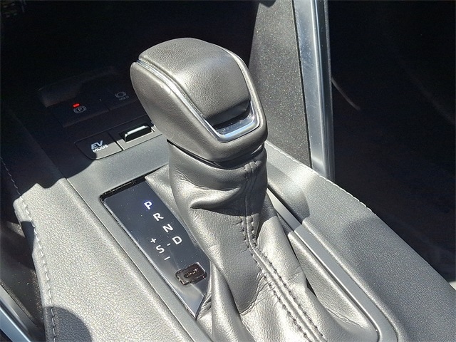 Thumbnail: 2021 Toyota Venza - 12