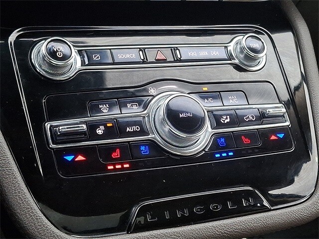 Thumbnail: 2022 Lincoln Corsair - 16