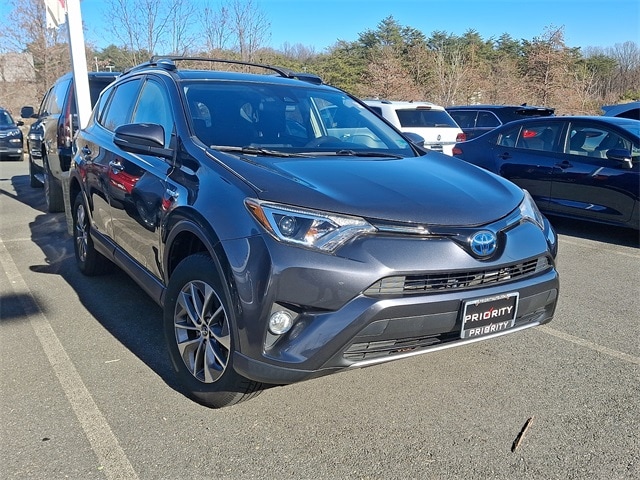 Thumbnail: 2018 Toyota RAV4 - 3