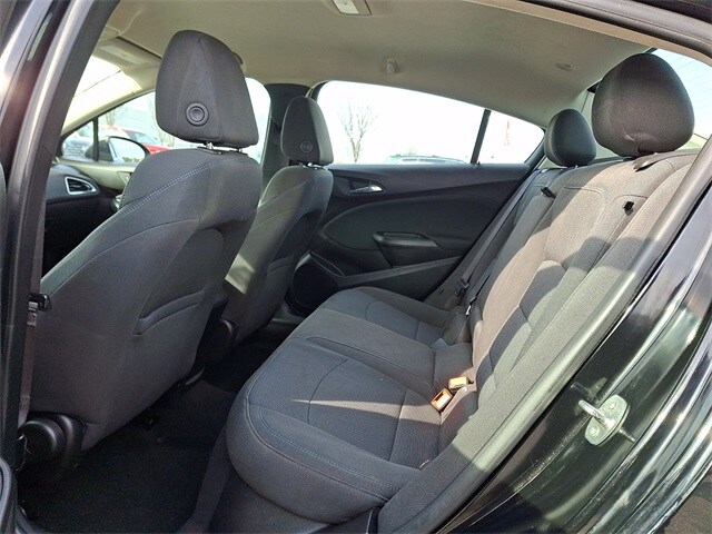 Thumbnail: 2016 Chevrolet Cruze - 10