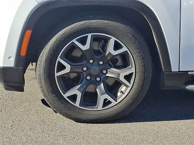 Thumbnail: 2024 Jeep Wagoneer - 8