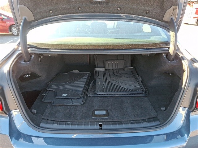 Thumbnail: 2023 BMW 5 Series - 32