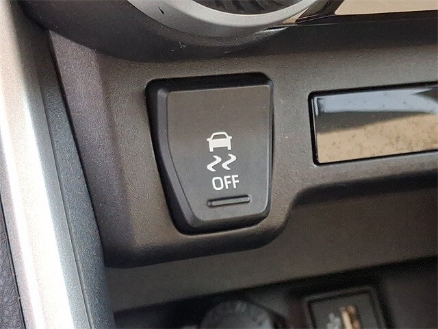 Thumbnail: 2025 Toyota RAV4 - 24