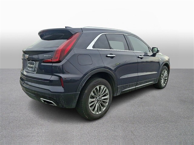 Thumbnail: 2024 Cadillac XT4 - 4