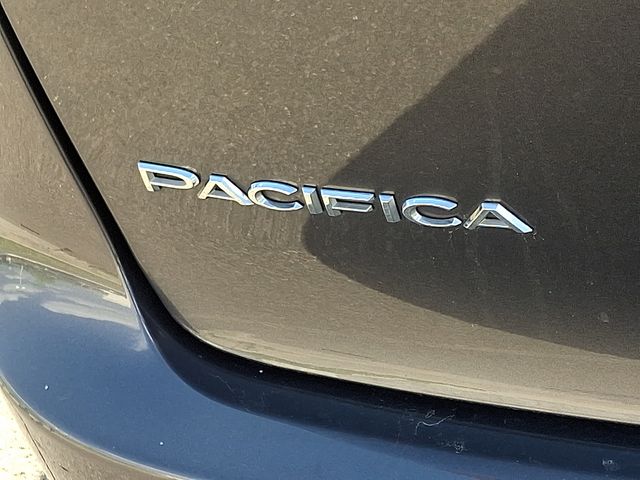 Thumbnail: 2023 Chrysler Pacifica - 32