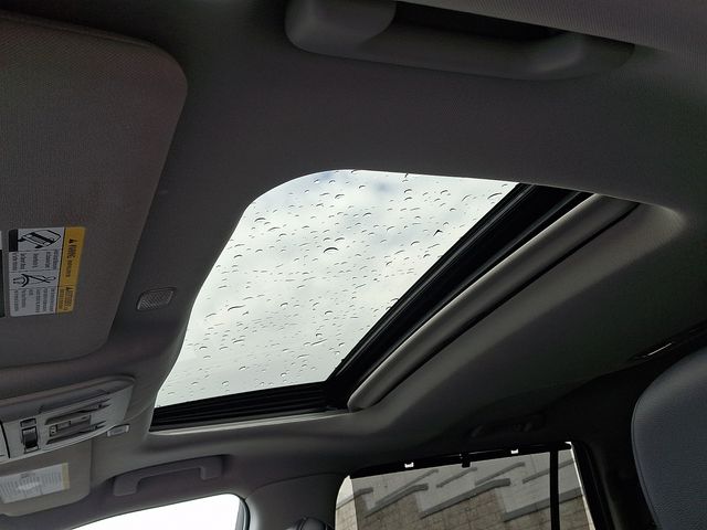 Thumbnail: 2024 Toyota Highlander - 16