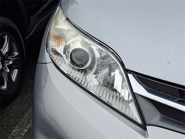 Thumbnail: 2018 Toyota Sienna - 4