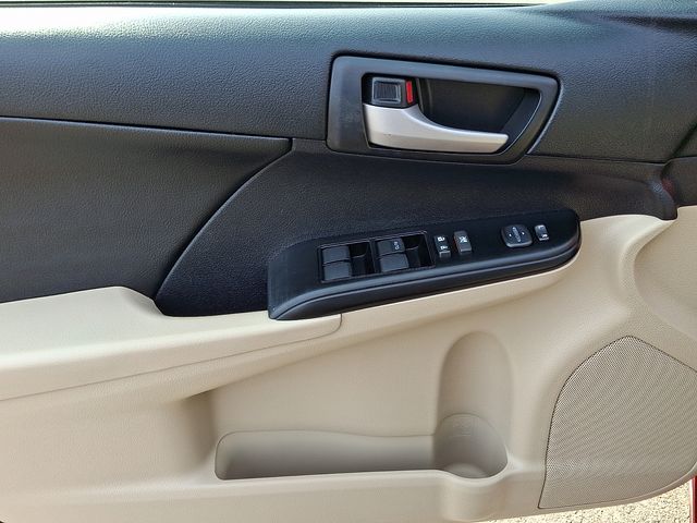 Thumbnail: 2014 Toyota Camry - 12