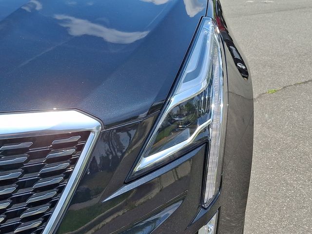 Thumbnail: 2023 Cadillac XT5 - 9