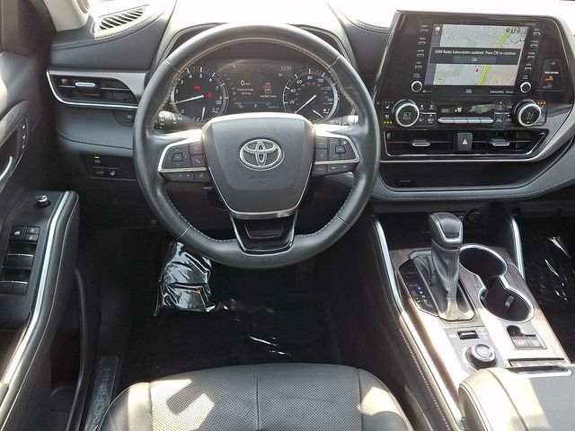 Thumbnail: 2021 Toyota Highlander - 12