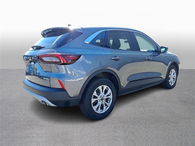 Thumbnail: 2023 Ford Escape - 4