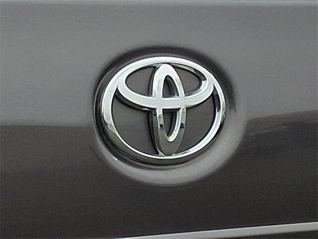 Thumbnail: 2017 Toyota Sienna - 29