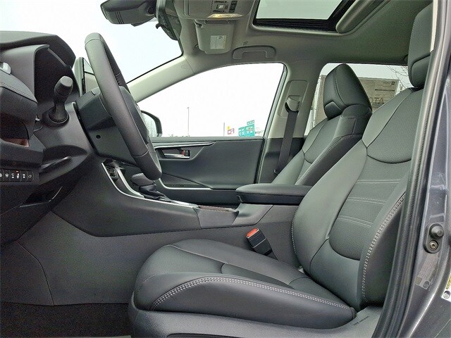 Thumbnail: 2025 Toyota RAV4 - 11