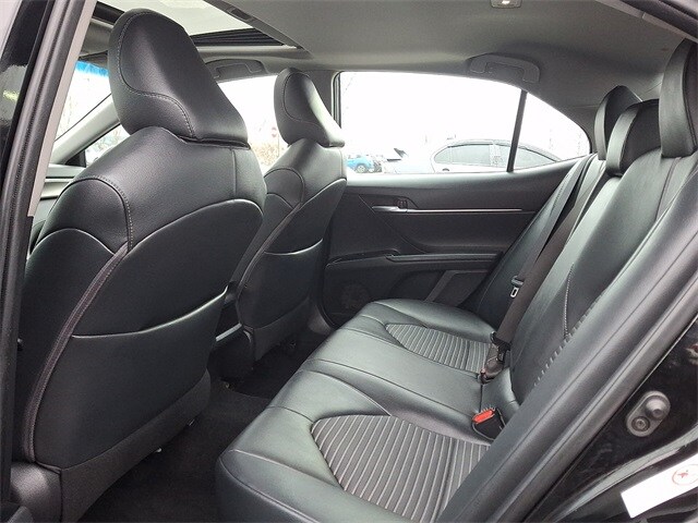 Thumbnail: 2018 Toyota Camry - 10