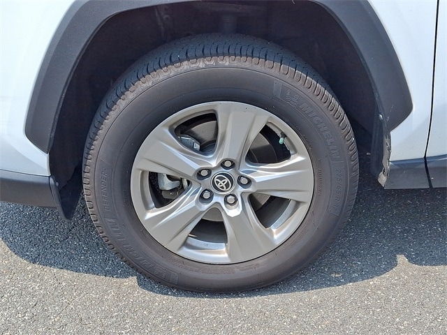 2024 Toyota RAV4 XLE 8