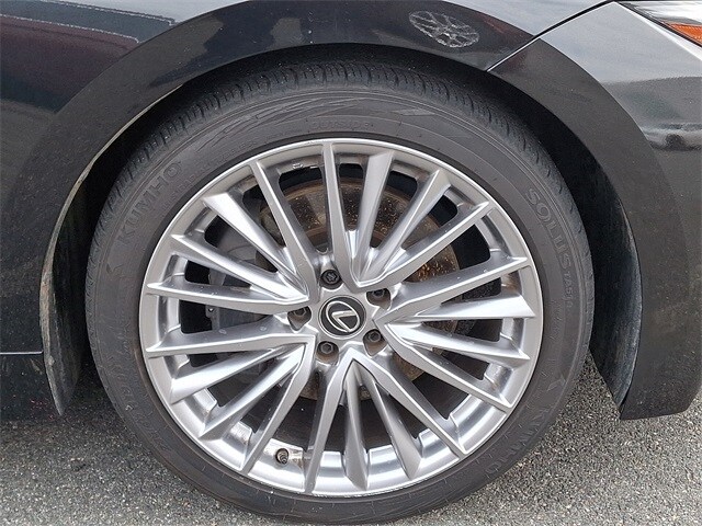 Thumbnail: 2022 Lexus IS - 6