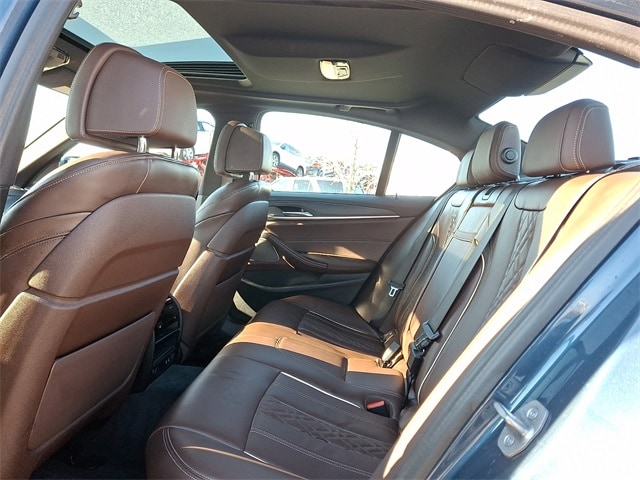 Thumbnail: 2023 BMW 5 Series - 10