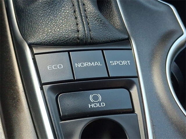 Thumbnail: 2022 Toyota Camry - 22