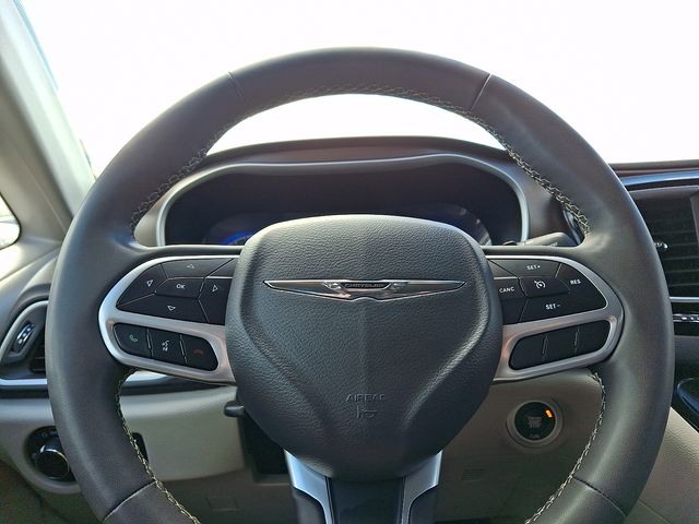 Thumbnail: 2023 Chrysler Voyager - 19