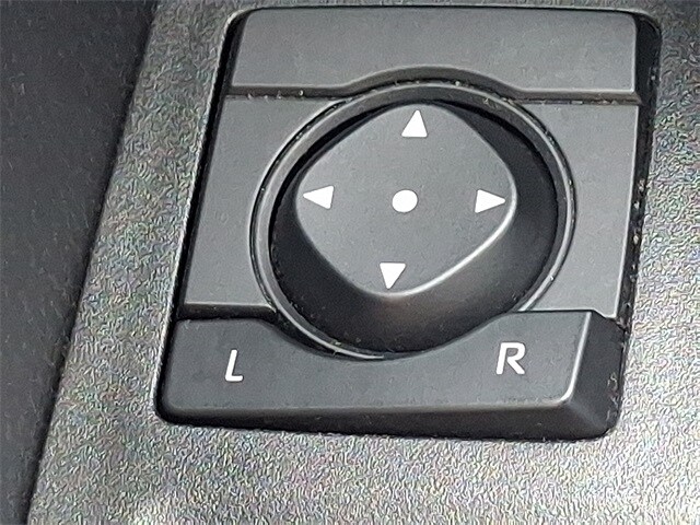 2024 Toyota RAV4 XLE 27