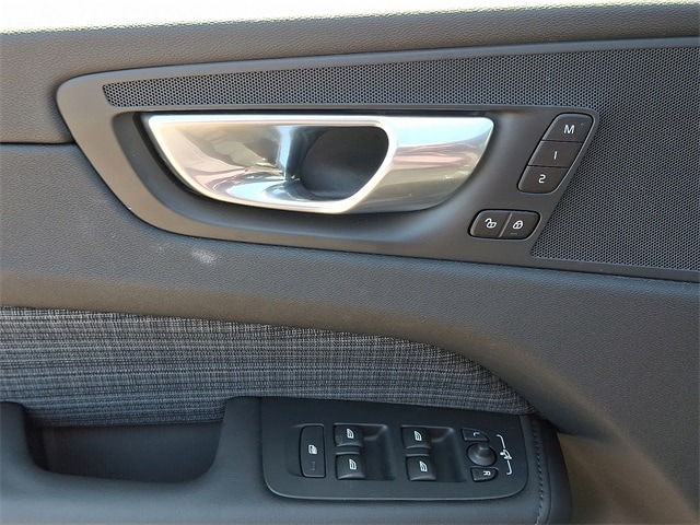 Thumbnail: 2024 Volvo XC60 - 11