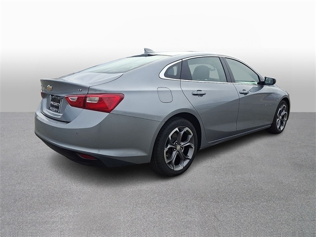 Thumbnail: 2024 Chevrolet Malibu - 4