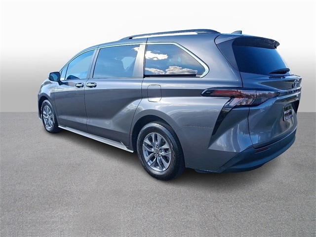 Thumbnail: 2023 Toyota Sienna - 6