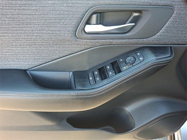 Thumbnail: 2022 Nissan Rogue - 12