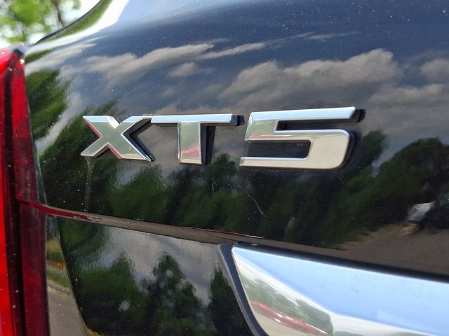 Thumbnail: 2023 Cadillac XT5 - 34