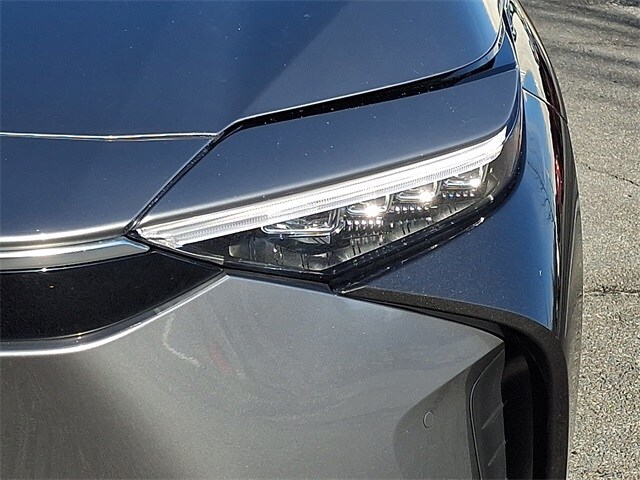 Thumbnail: 2023 Toyota bZ4X - 9