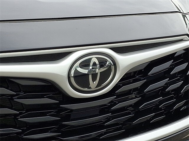 Thumbnail: 2022 Toyota Highlander - 10