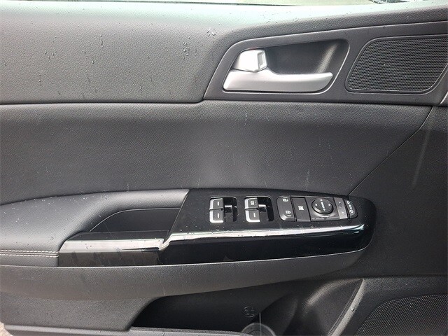 Thumbnail: 2022 Kia Sportage - 12