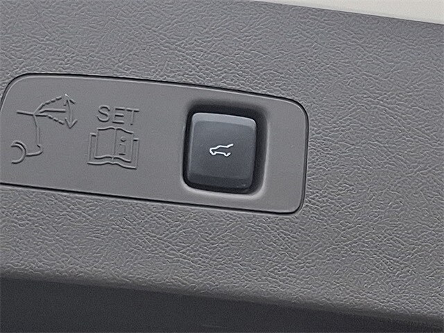 Thumbnail: 2022 Lincoln Corsair - 32