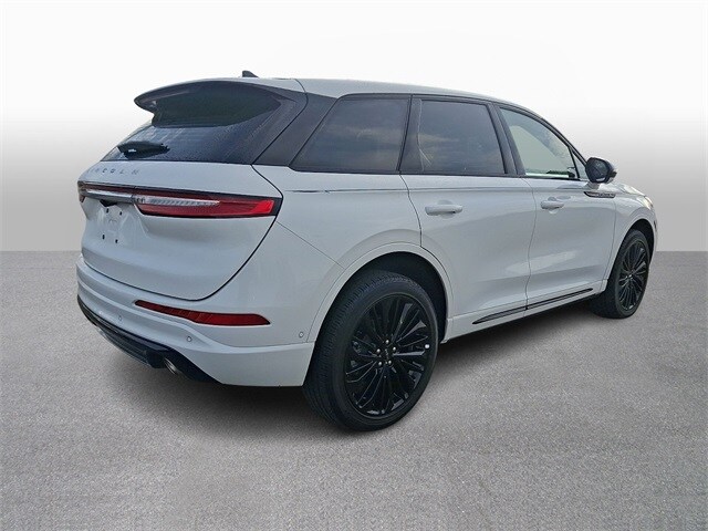 Thumbnail: 2023 Lincoln Corsair - 4