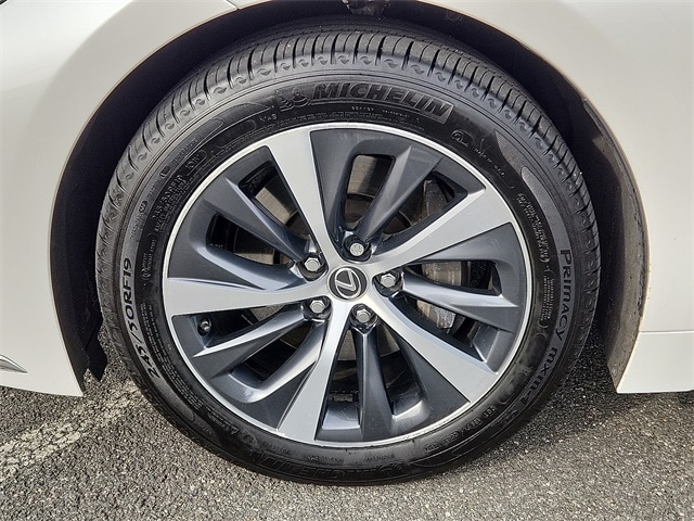 Thumbnail: 2022 Lexus LS - 8