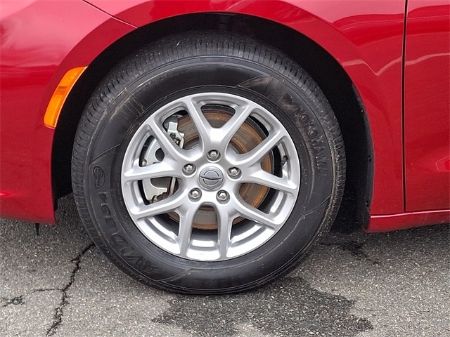 Thumbnail: 2025 Chrysler Pacifica - 8